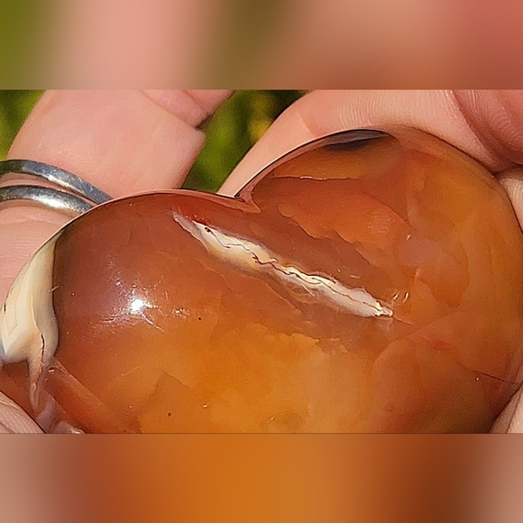🌸🌸🌸 3/$50---Vibrant Orca Carnelian Puffy Heart Carving - Picture 6 of 17
